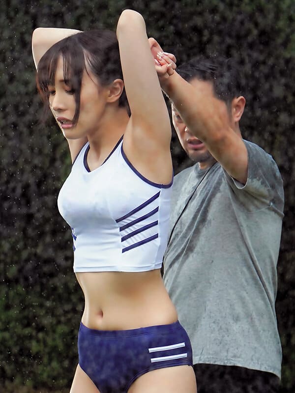 Alice Japan JAV Censored (DVAJ-676) A rainy summer training camp where a female track and field club member practices in the rain and can't hide his erection in the wet hair and see-through breasts of the member.